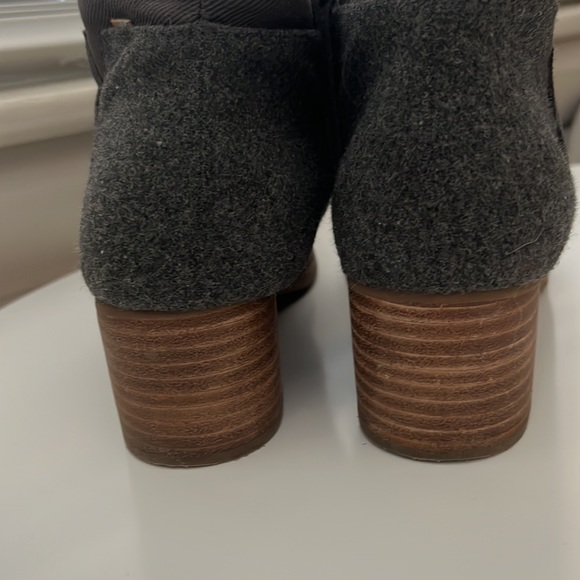 Toms grey suede ankle boots size 8 - Picture 8 of 12